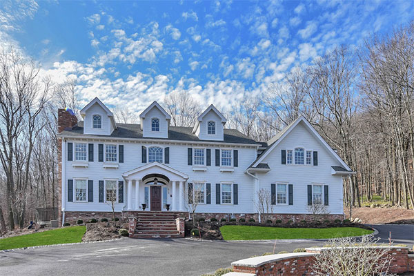 Building-Beautiful-New-Homes-Throughout-Bergen-County-Front-of-House-2