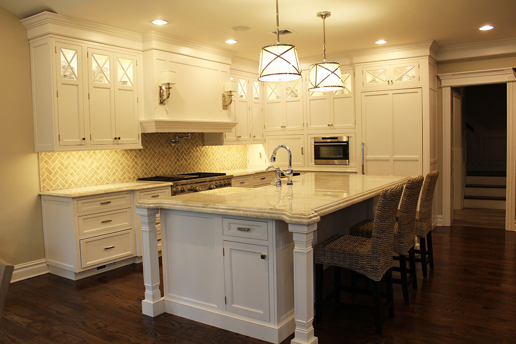 White-Kitchen-Island-with-Marble-Countertop-and-Farm-Sink